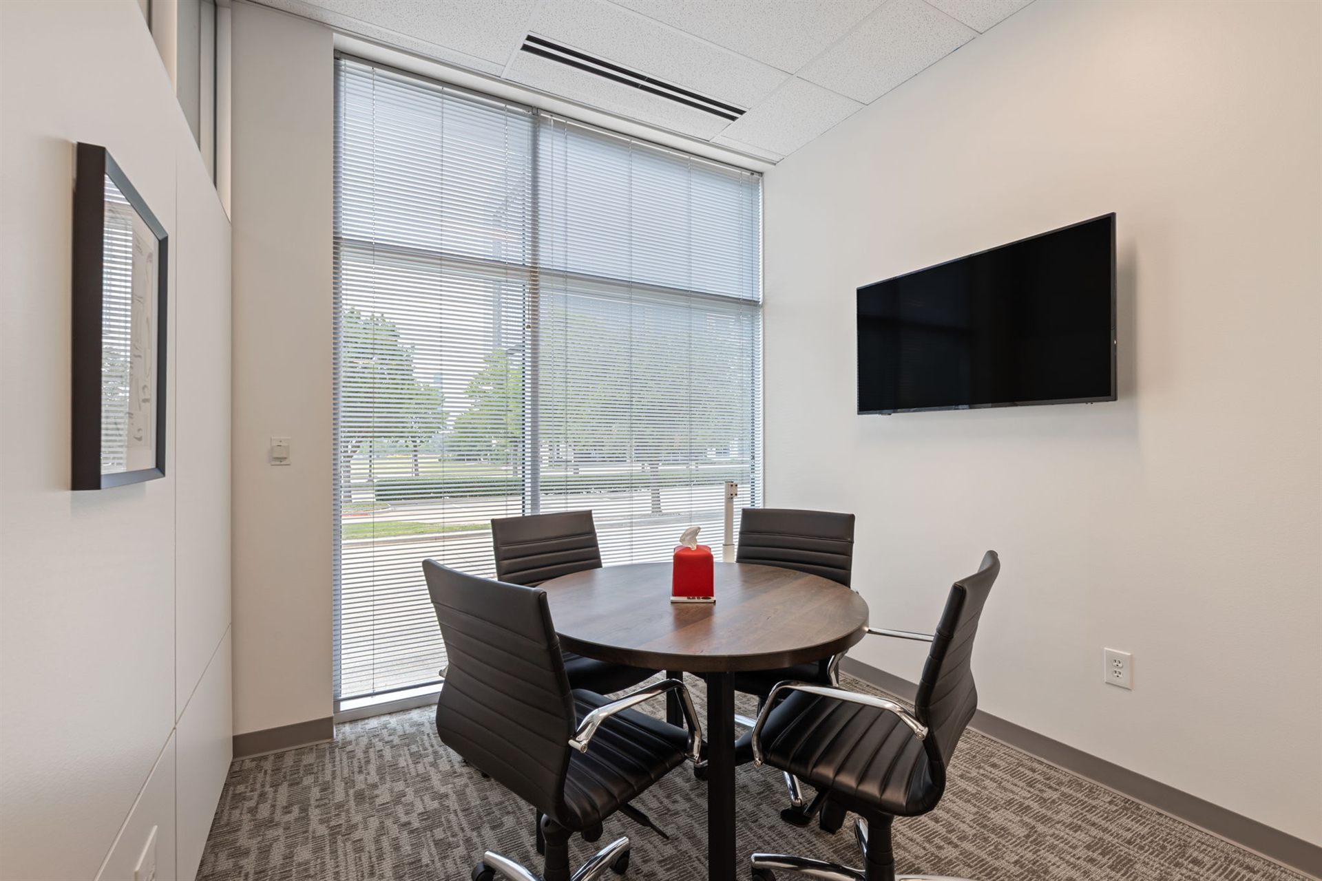 Sales office interior, photo 2