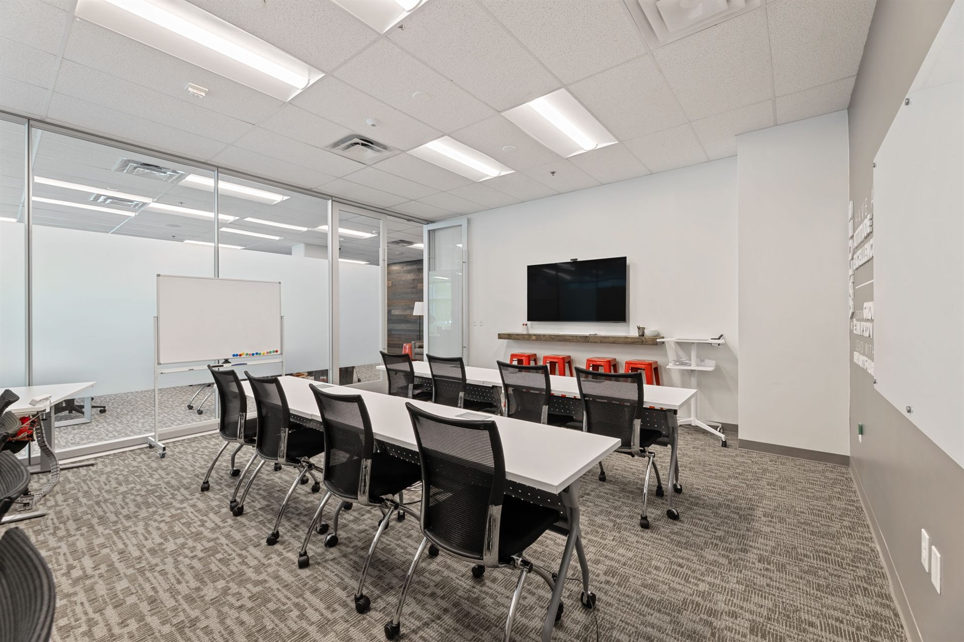 Sales office interior, photo 6
