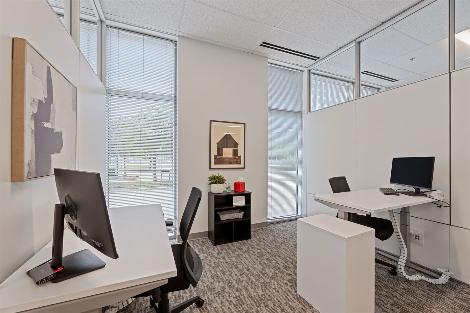 Sales office interior, photo 7