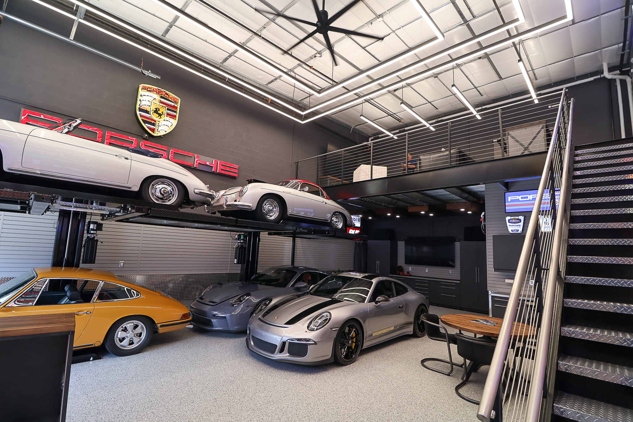 Car Condo, photo 1